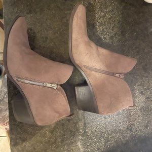 Brown low heeled Booties!